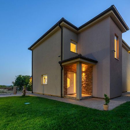 וודניאן Villa Brionika Mit Pool מראה חיצוני תמונה