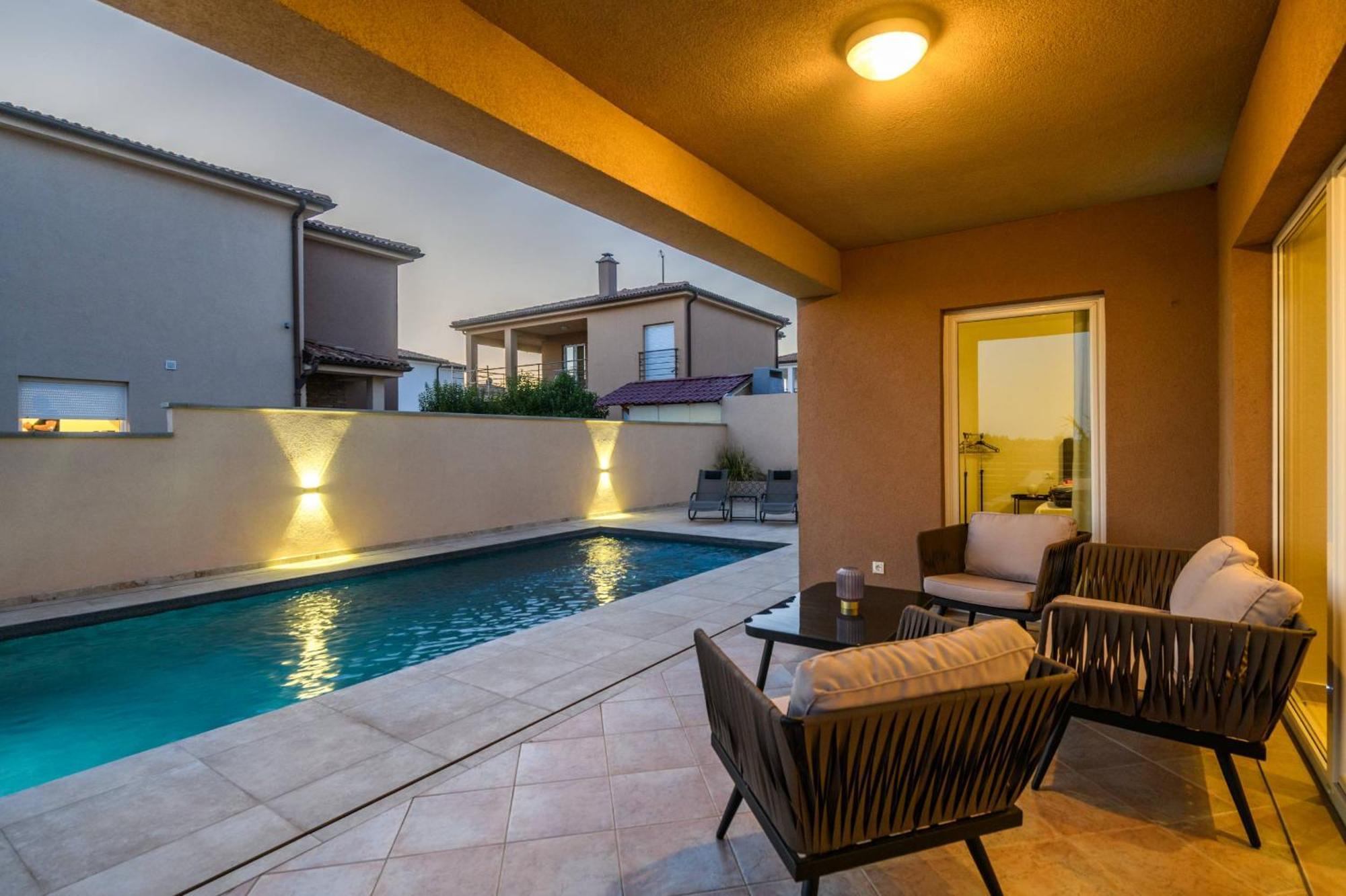 וודניאן Villa Brionika Mit Pool מראה חיצוני תמונה