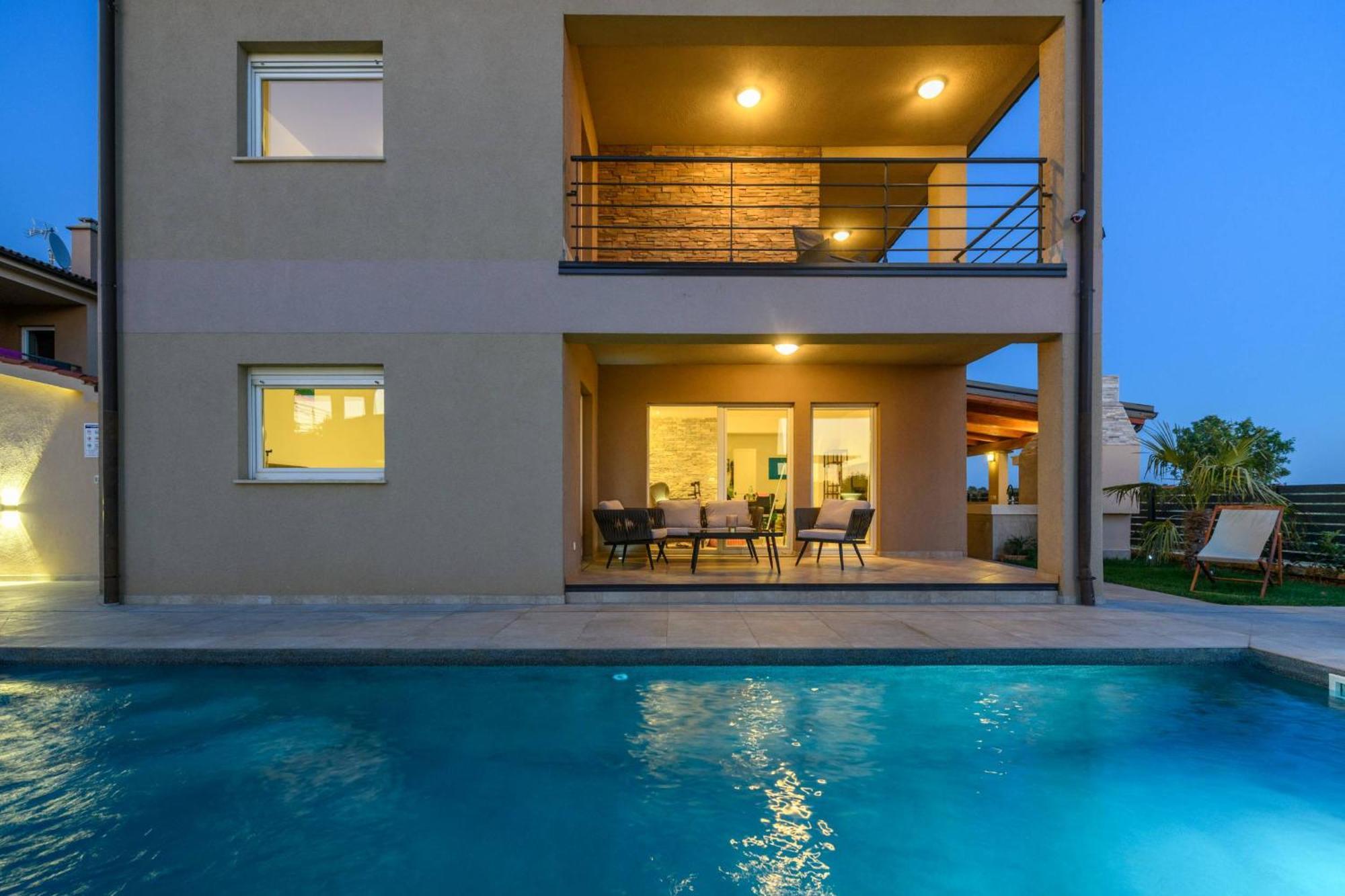 וודניאן Villa Brionika Mit Pool מראה חיצוני תמונה