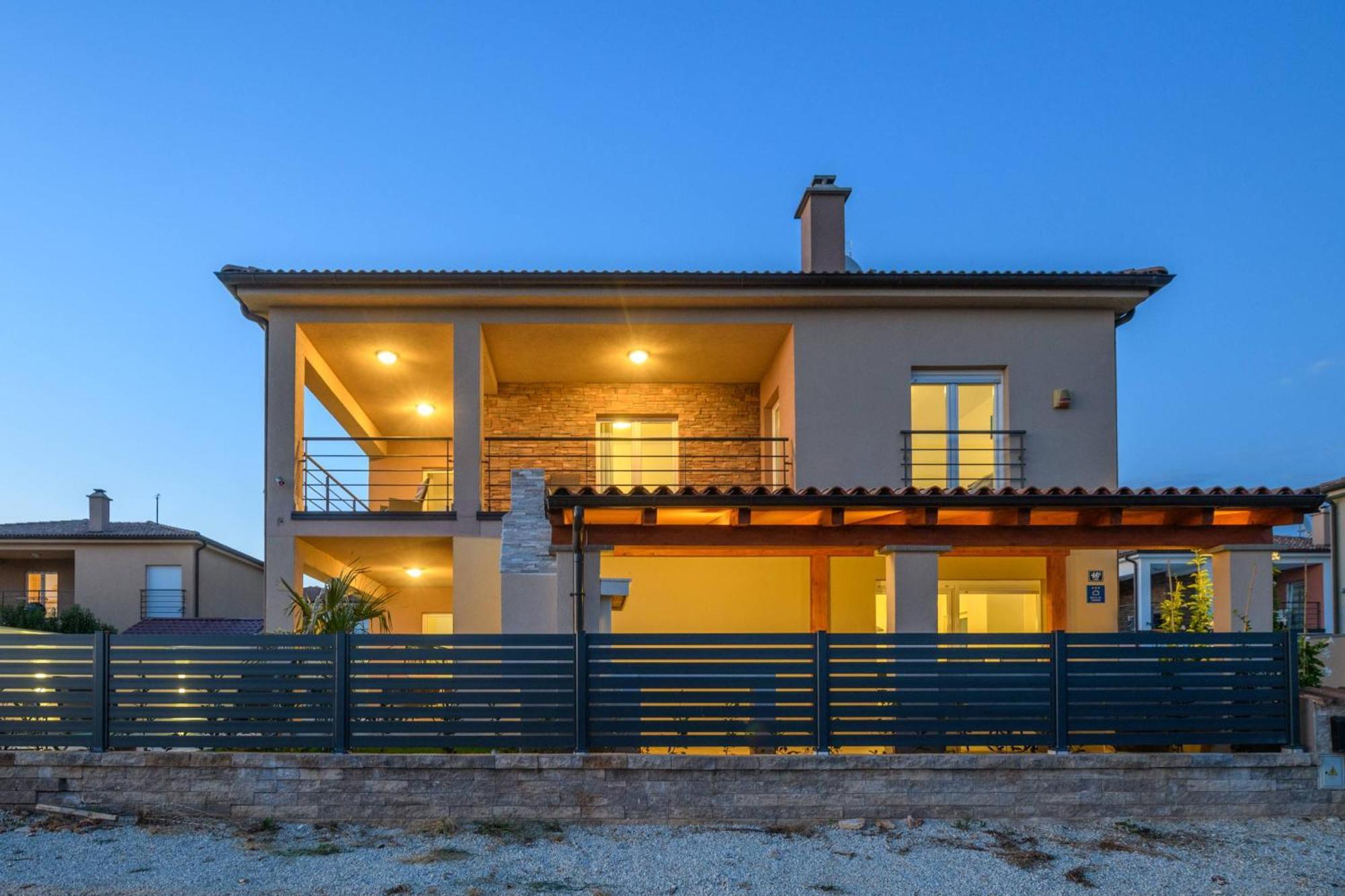 וודניאן Villa Brionika Mit Pool מראה חיצוני תמונה