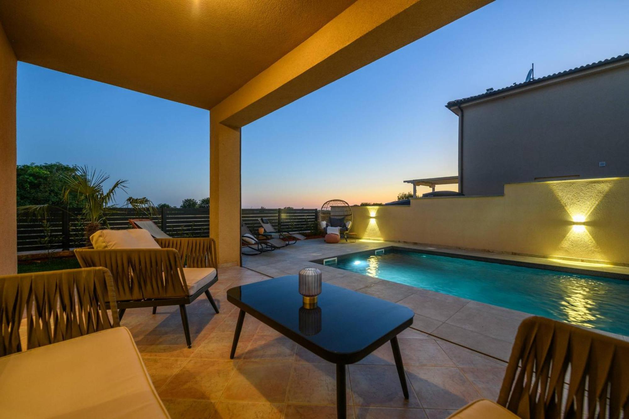 וודניאן Villa Brionika Mit Pool מראה חיצוני תמונה