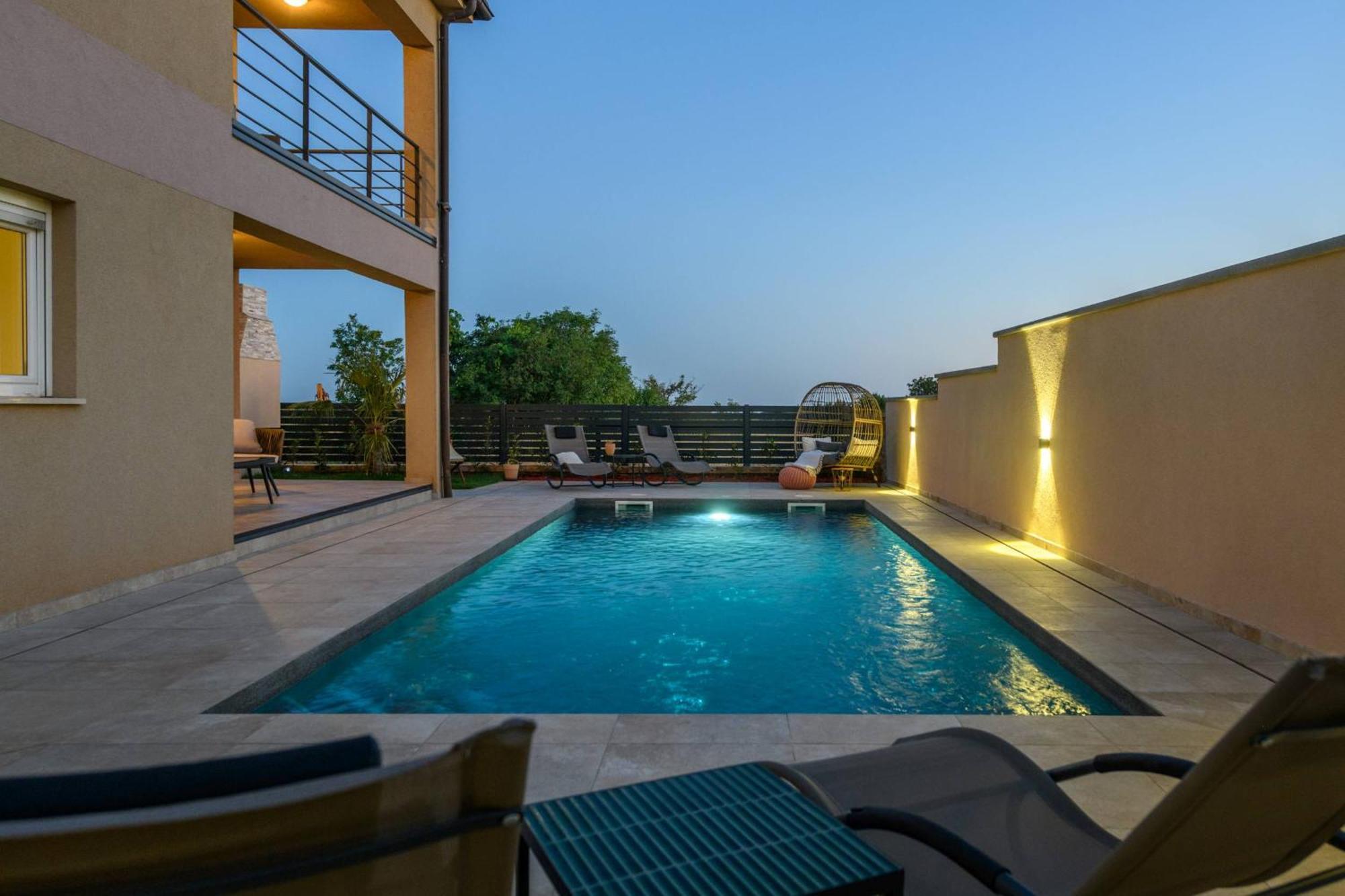 וודניאן Villa Brionika Mit Pool מראה חיצוני תמונה