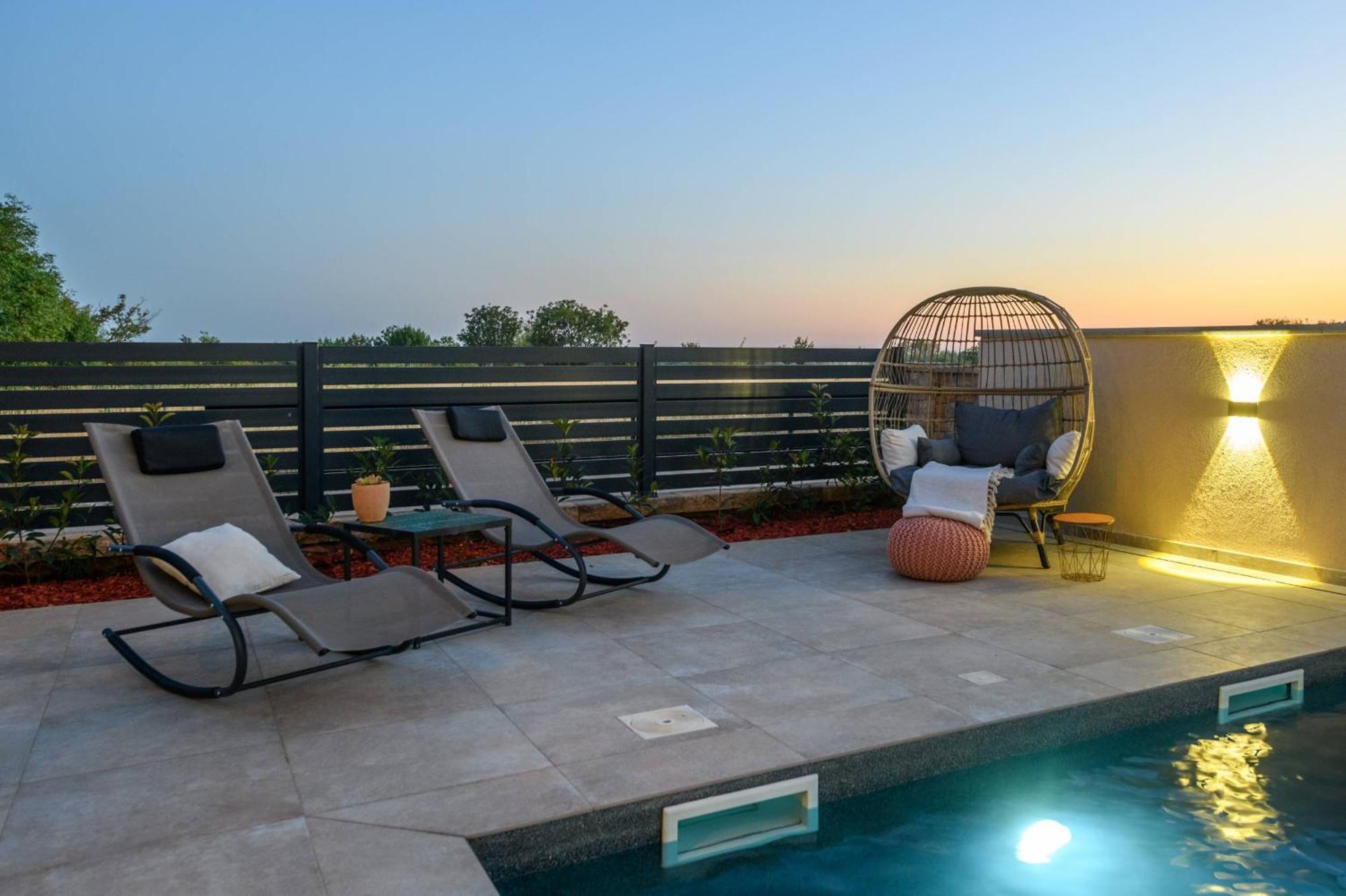 וודניאן Villa Brionika Mit Pool מראה חיצוני תמונה