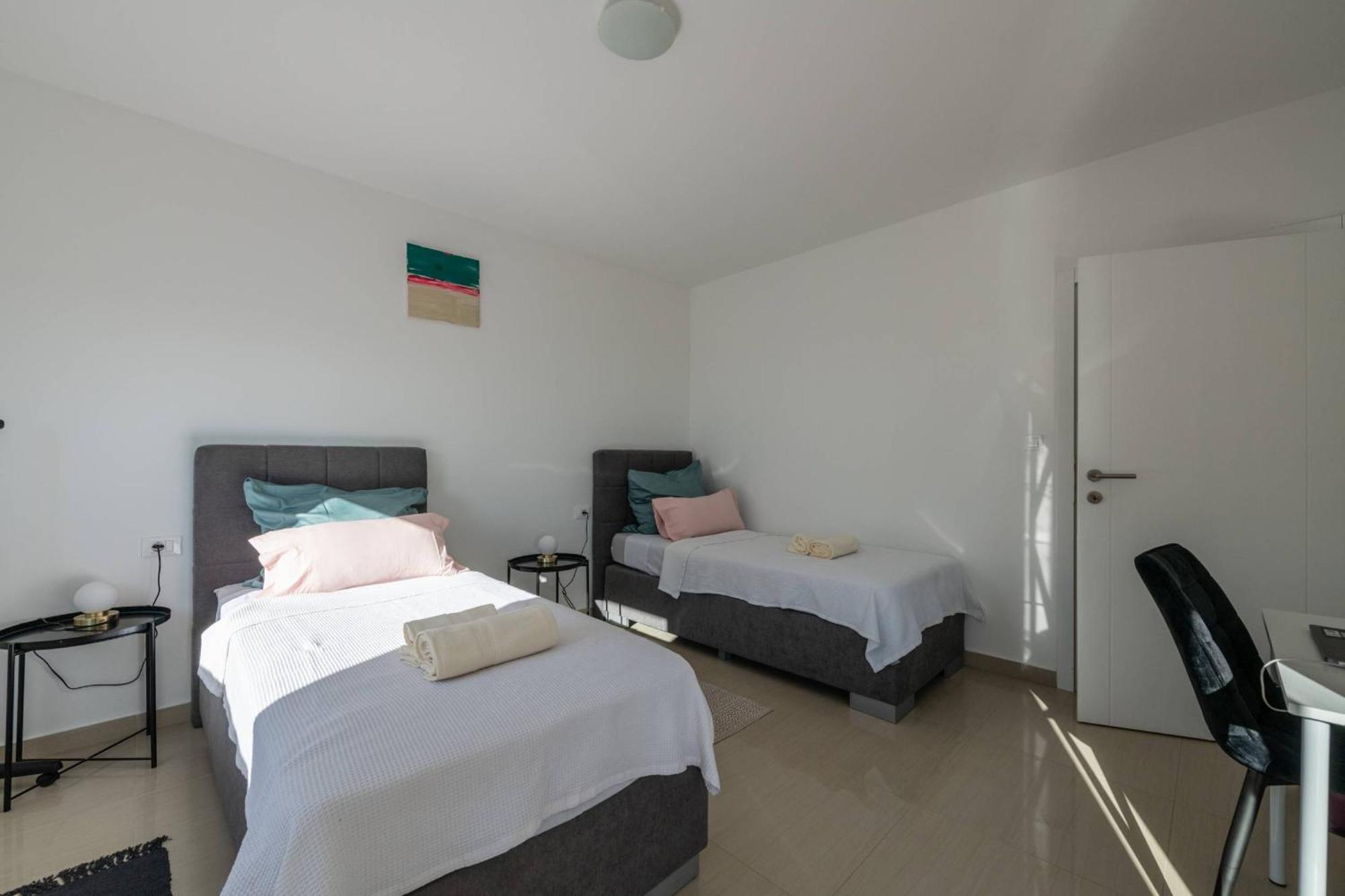 וודניאן Villa Brionika Mit Pool מראה חיצוני תמונה